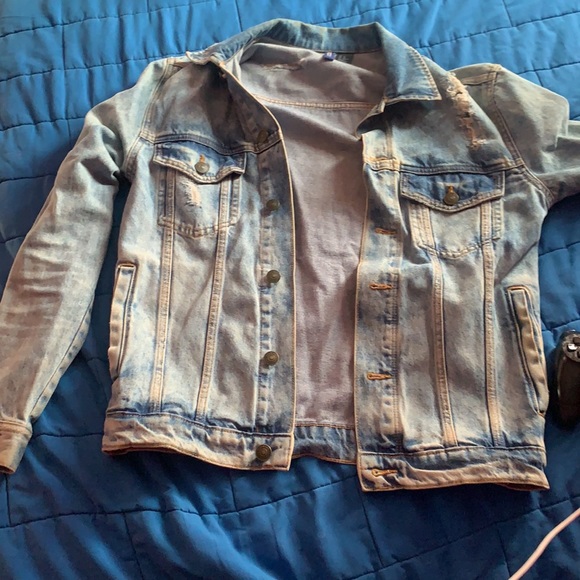 H&M distressed denim jacket - Picture 2 of 4